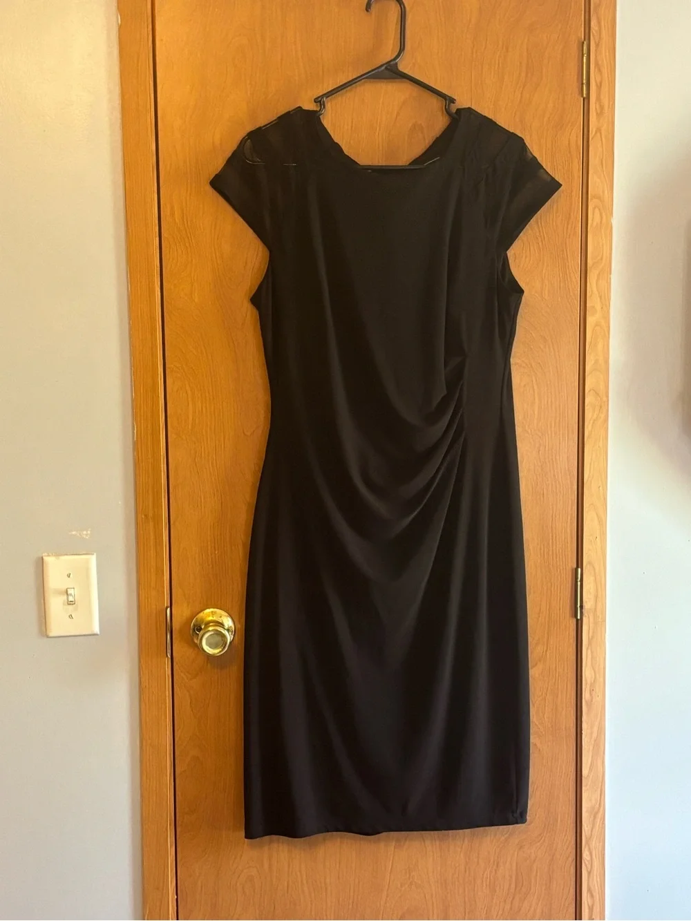 Jessica Howard Classic Black Cap-Sleeve Sheath Dress-12